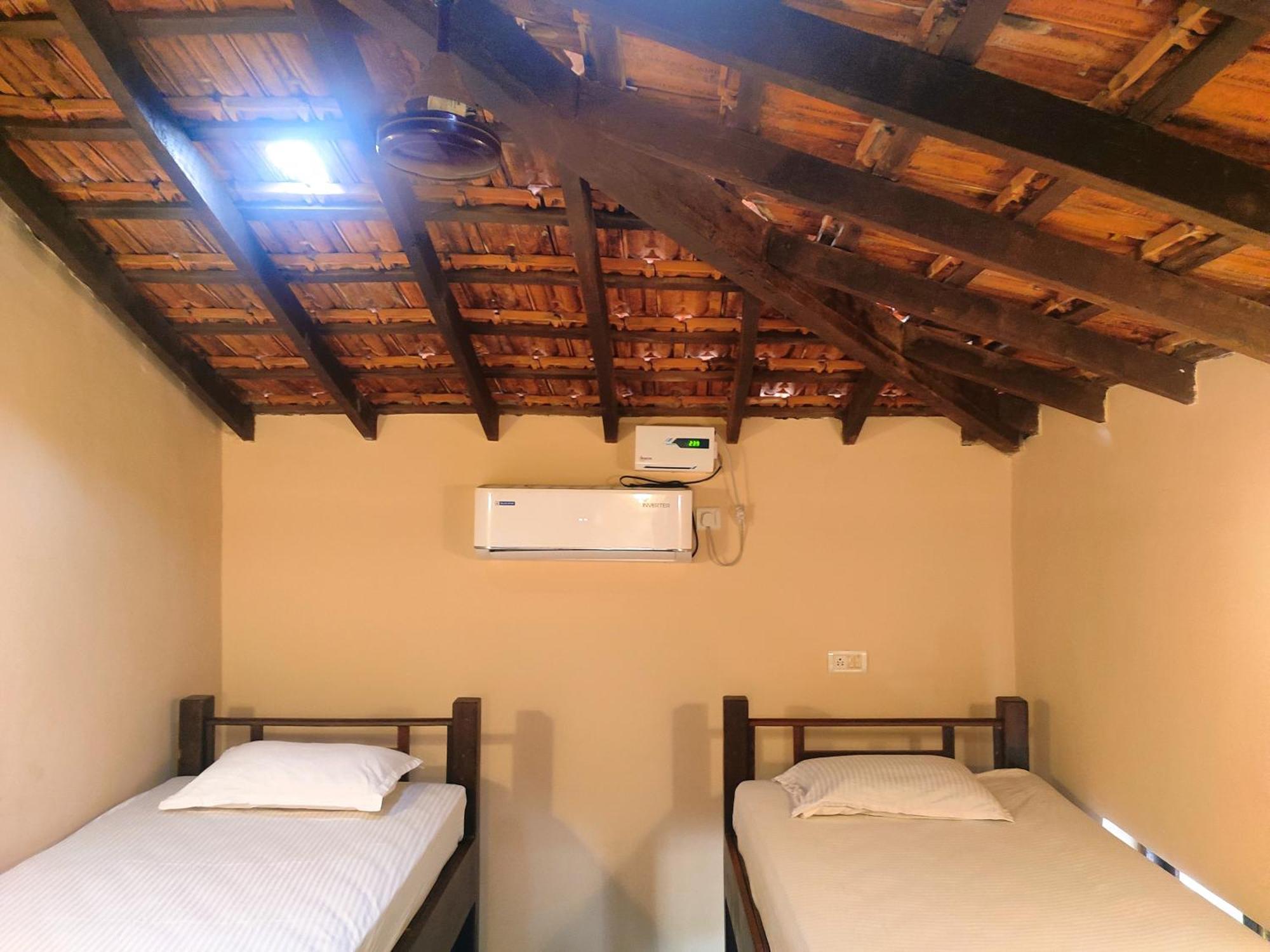 The Funky Monkey Hostel 安君纳 外观 照片